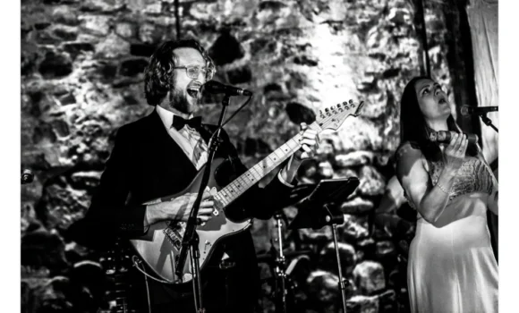 Corra Music - Scottish wedding band based in Edinburgh, performing at weddings, ceilidhs, parties and celebrations across Scotland and beyond 4
