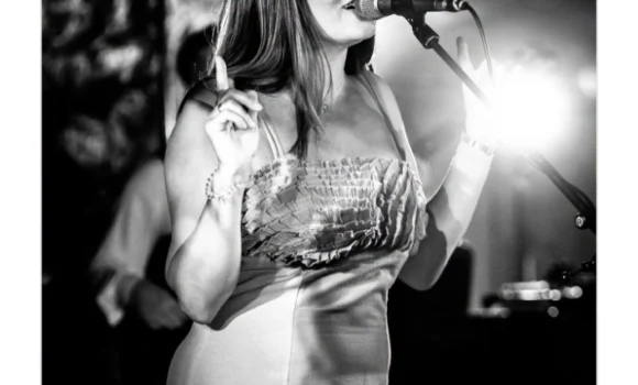 Corra Music - Scottish wedding band based in Edinburgh, performing at weddings, ceilidhs, parties and celebrations across Scotland and beyond 5