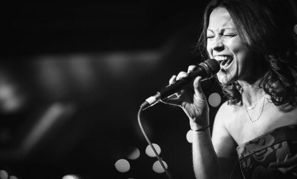 - Corra Edinburgh Wedding & Ceilidh Band